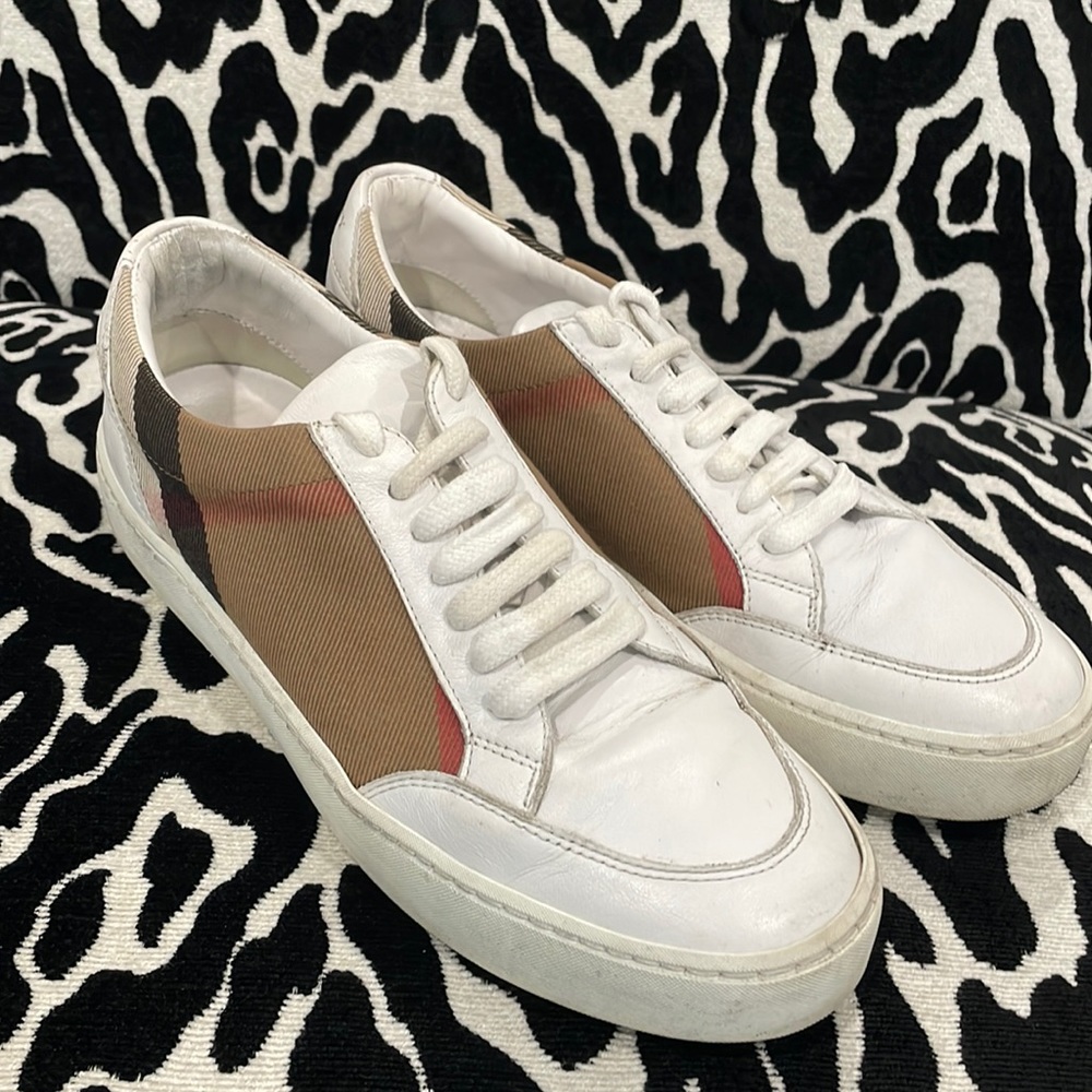 BURBERRY salmond vintage check low top sneaker. Size 36